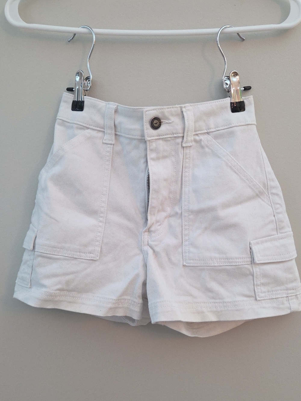 Women's Hollister White Stretch Cargo Shorts with Utility Pockets